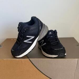 New Balance 990 V5 Navy/White Toddler Sneakers- SZ 5 C
